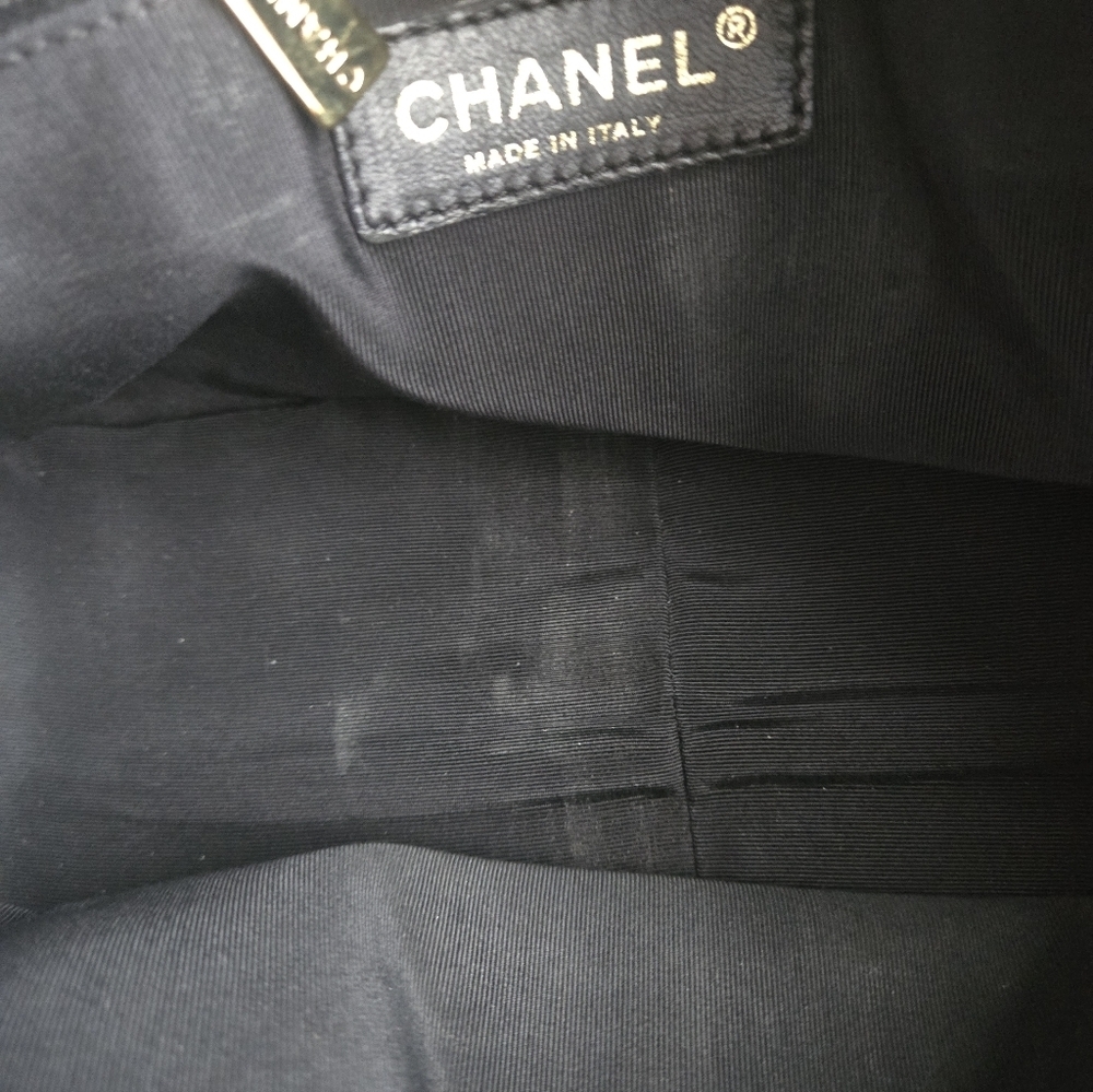 Chanel Vintage Caviar Petite Timeless Shopper Tote – Black - Picture 11 of 17